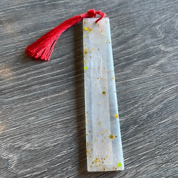 XMAS Handmade Festive Holiday Bookmark medium White with Green Strip - Picture 3 of 8